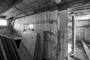 Cellar partition with rob light; ca. 1780